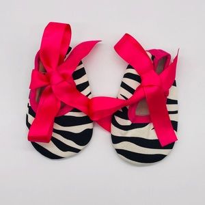 Baby Shoes (Handmade) Zebra print w/pink ribbon